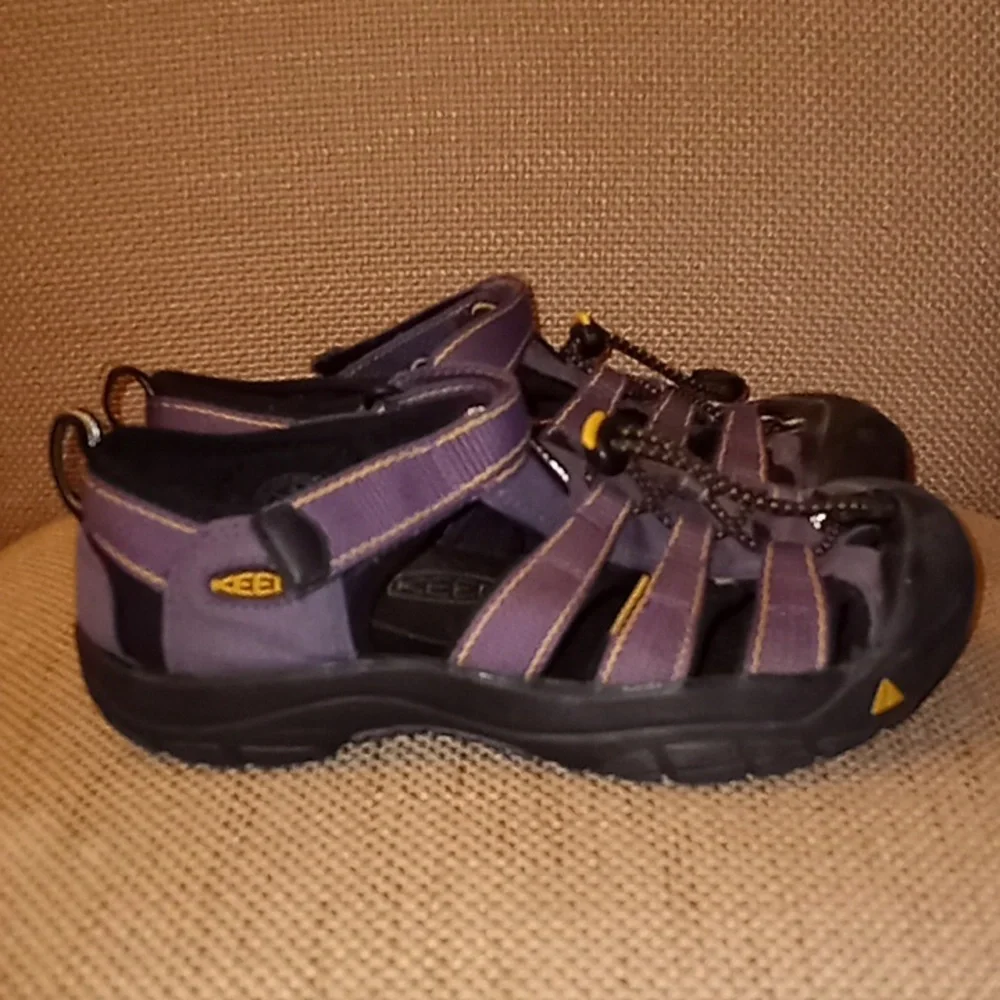 Keen Kids Waterproof Outdoor Newport Sandals Shoes Purple/Yellow Size 4